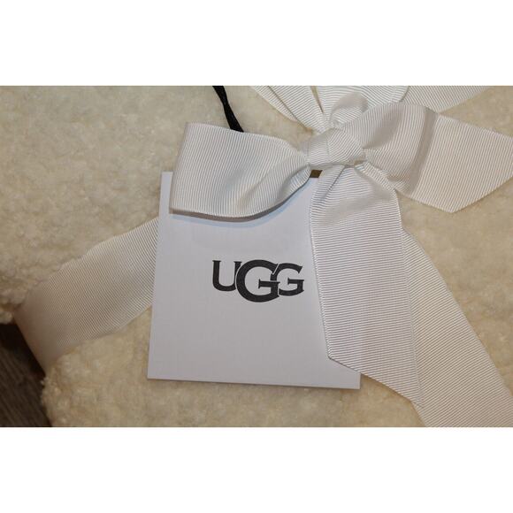 New with Tags UGG Home Nisa Shearling Throw Blanket‎ Snow White 50x 70 - Picture 6 of 8